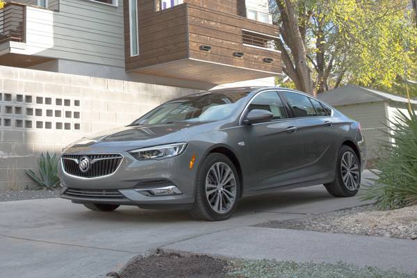 2019 Buick Regal Sportback Vs 2019 Honda Accord
