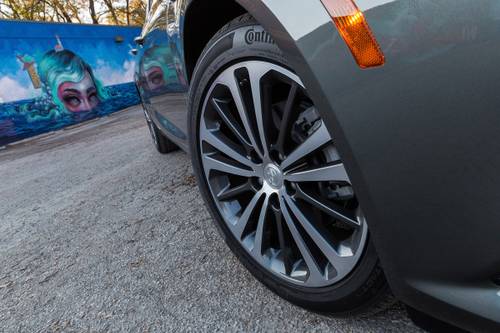 Buick Regal Sportback Essence 4dr Hatchback Wheel
