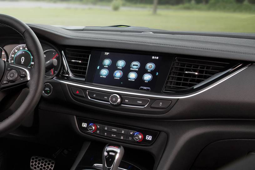 2018 Buick Regal Sportback Pictures 92 Photos Edmunds