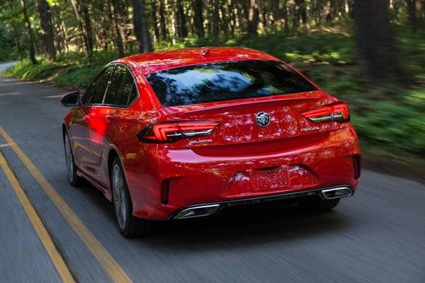 2019 Buick Regal Sportback Vs 2019 Chevrolet Malibu
