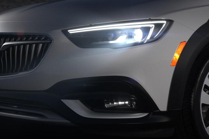 2018 Buick Regal Sportback Regal Tourx First Look Edmunds