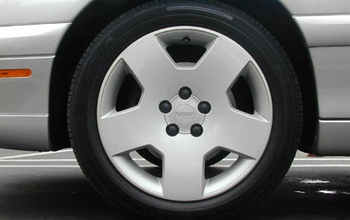 2000 Cadillac Catera Wheel Detail