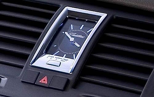 2009 Cadillac DTS Analog Clock Detail