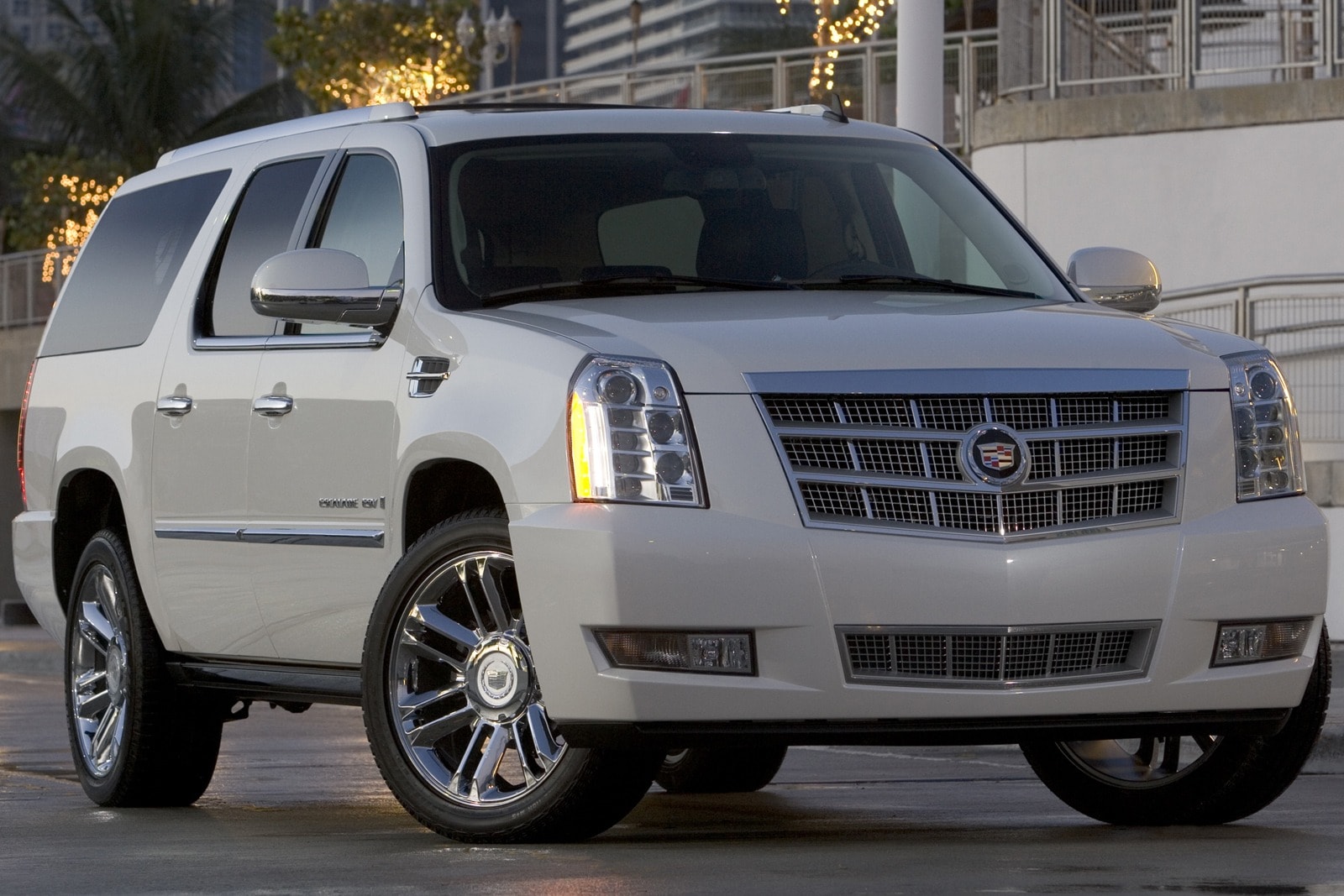 2008 Cadillac Escalade ESV Review & Ratings | Edmunds