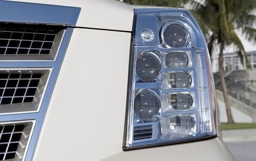 2009 Cadillac Escalade ESV Platinum Edition LED Headlamp Detail