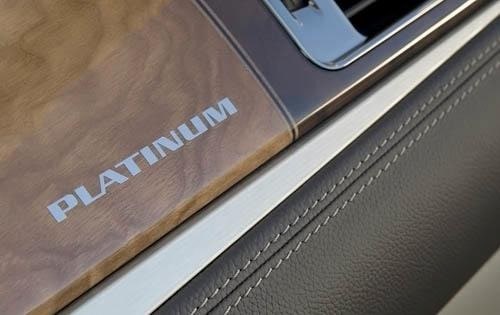 2009 Cadillac Escalade ESV Platinum Edition Interior Badging