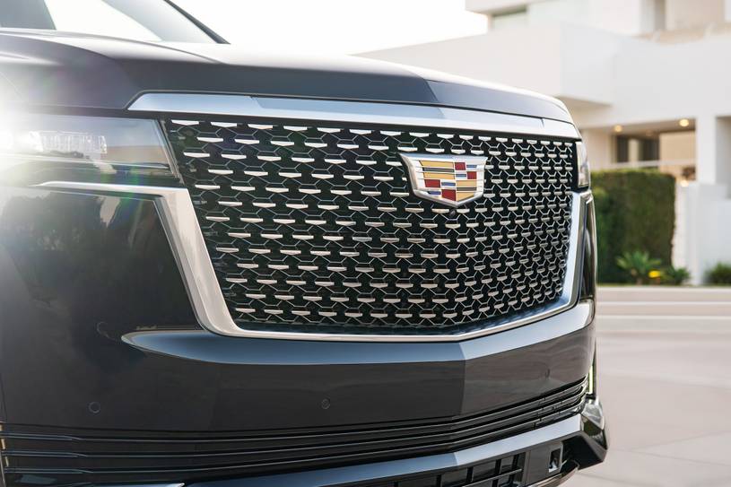 2023 Cadillac Escalade Premium Luxury 4dr SUV Front Badge