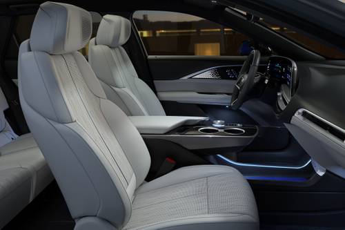 2023 Cadillac LYRIQ Luxury 4dr SUV Interior