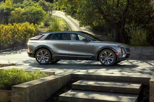 2023 Cadillac LYRIQ Luxury 4dr SUV Profile