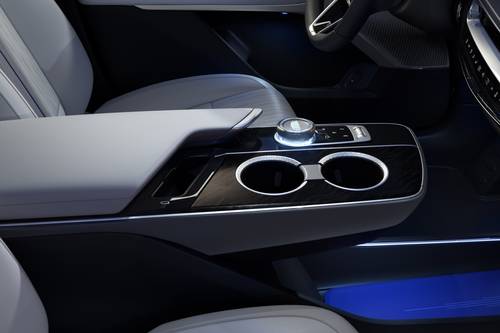2026 Cadillac LYRIQ Signature Luxury 4dr SUV Cupholders