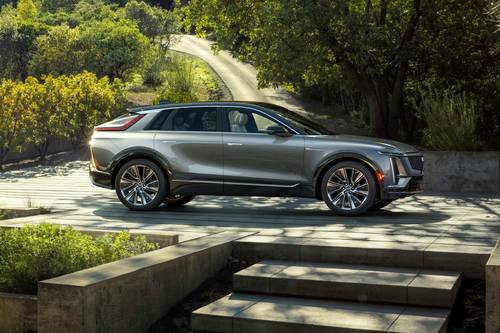 2026 Cadillac LYRIQ Signature Luxury 4dr SUV Profile Shown