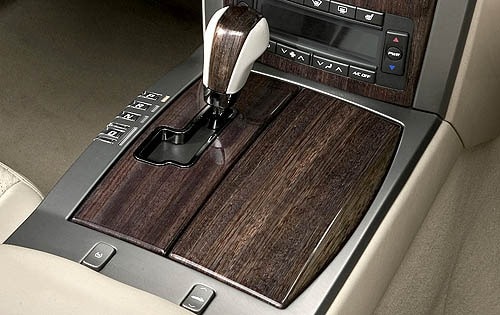 2007 Cadillac XLR-V Center Console