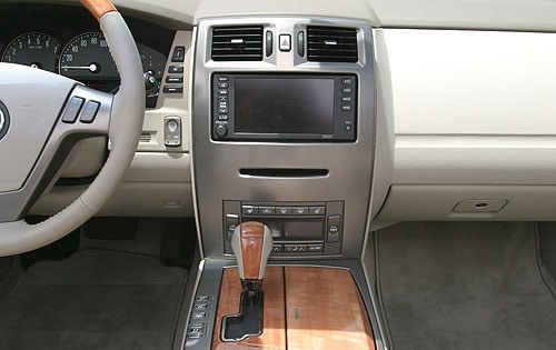 2004 Cadillac XLR Center Console