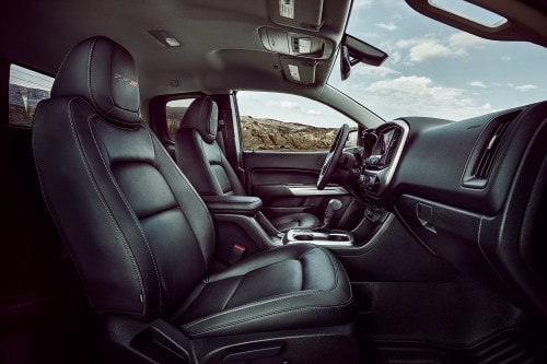 2017 Chevrolet Colorado ZR2 Extended Cab Pickup Interior Shown