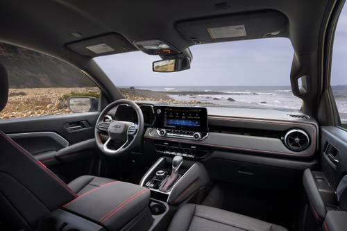 Chevrolet Colorado Z71 Crew Cab Pickup Dashboard. Convenience Package III Shown.