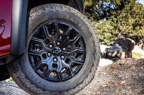 2025 Chevrolet Colorado Trail Boss Crew Cab Pickup Wheel