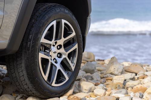 2025 Chevrolet Colorado Z71 Crew Cab Pickup Wheel. Convenience Package III Shown.