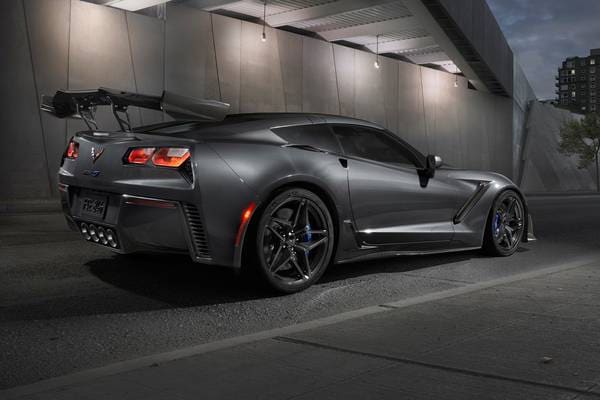 2019 Chevrolet Corvette Vs 2018 Audi R8