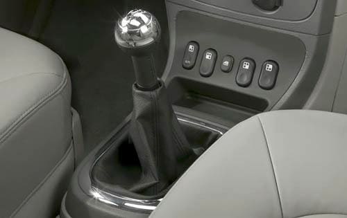 2011 Chevrolet HHR LT Manual Shifter Detail