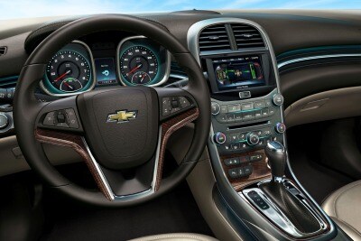 Used 2017 Chevrolet Malibu Pictures 209 Photos Edmunds 2017 Chevrolet Malibu Eco Sedan Dashboard