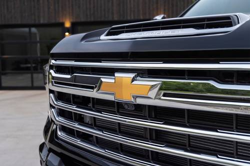 2025 Chevrolet Silverado 2500HD High Country Crew Cab Pickup Front Badge