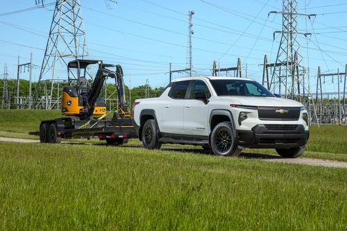 2025 Chevrolet Silverado EV Work Truck Max Range Fleet Crew Cab Pickup Lifestyle Exterior