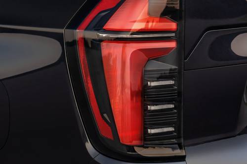 2025 Chevrolet Suburban High Country 4dr SUV Exterior Detail