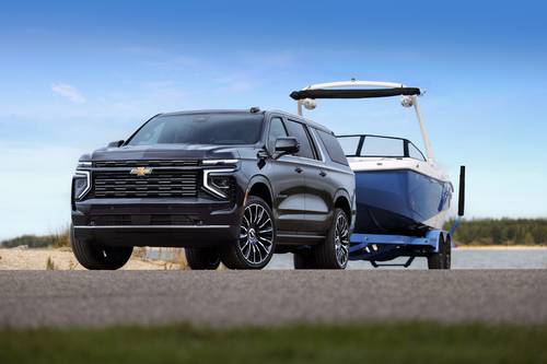 2025 Chevrolet Suburban High Country 4dr SUV Lifestyle Exterior