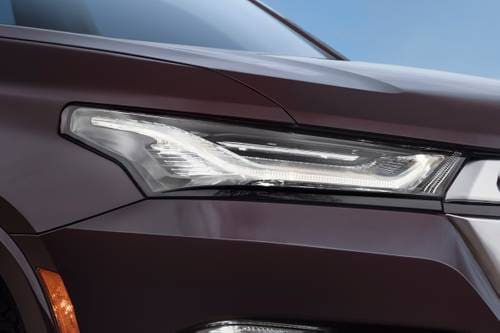 2024 Chevrolet Traverse Limited High Country 4dr SUV Headlamp Detail