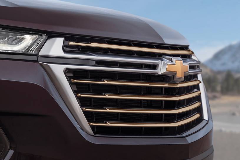2022 Chevrolet Traverse High Country 4dr SUV Front Badge