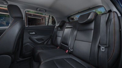 2018 Chevrolet Trax Premier Suv Review Ratings Edmunds Rear Pengers In The 2018 Chevrolet Trax Get 35 7 Inches Of Legroom
