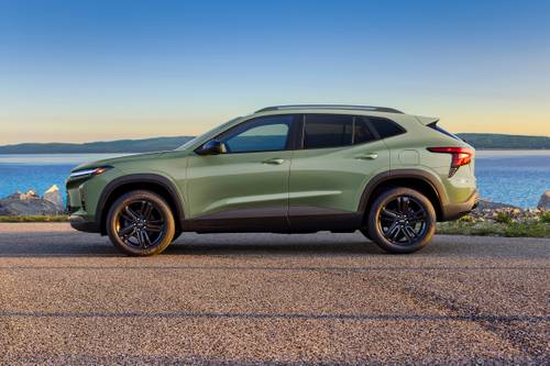2025 Chevrolet Trax ACTIV 4dr SUV Profile