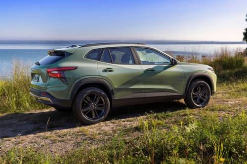 2025 Chevrolet Trax ACTIV 4dr SUV Profile