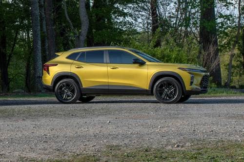 2025 Chevrolet Trax ACTIV 4dr SUV Profile