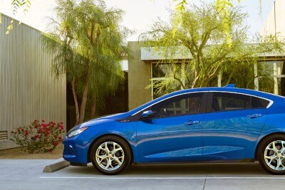 2016 Chevrolet Volt Hatchback Review Edmunds 2016 Chevrolet Volt Hatchback Review
