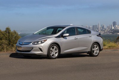 2018 Chevrolet Volt Lt Hatchback Features Specs Edmunds 2018 Chevrolet Volt Hatchback