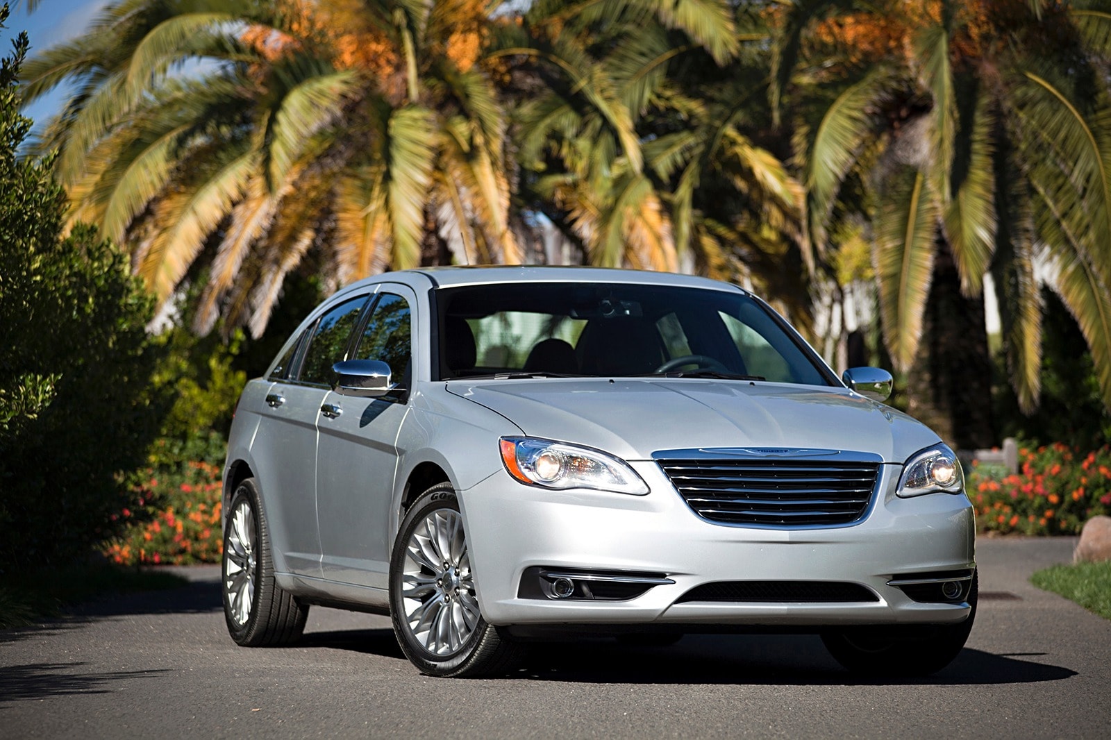 2014 Chrysler 200 Earns Four-Star Safety Rating From Federal Government