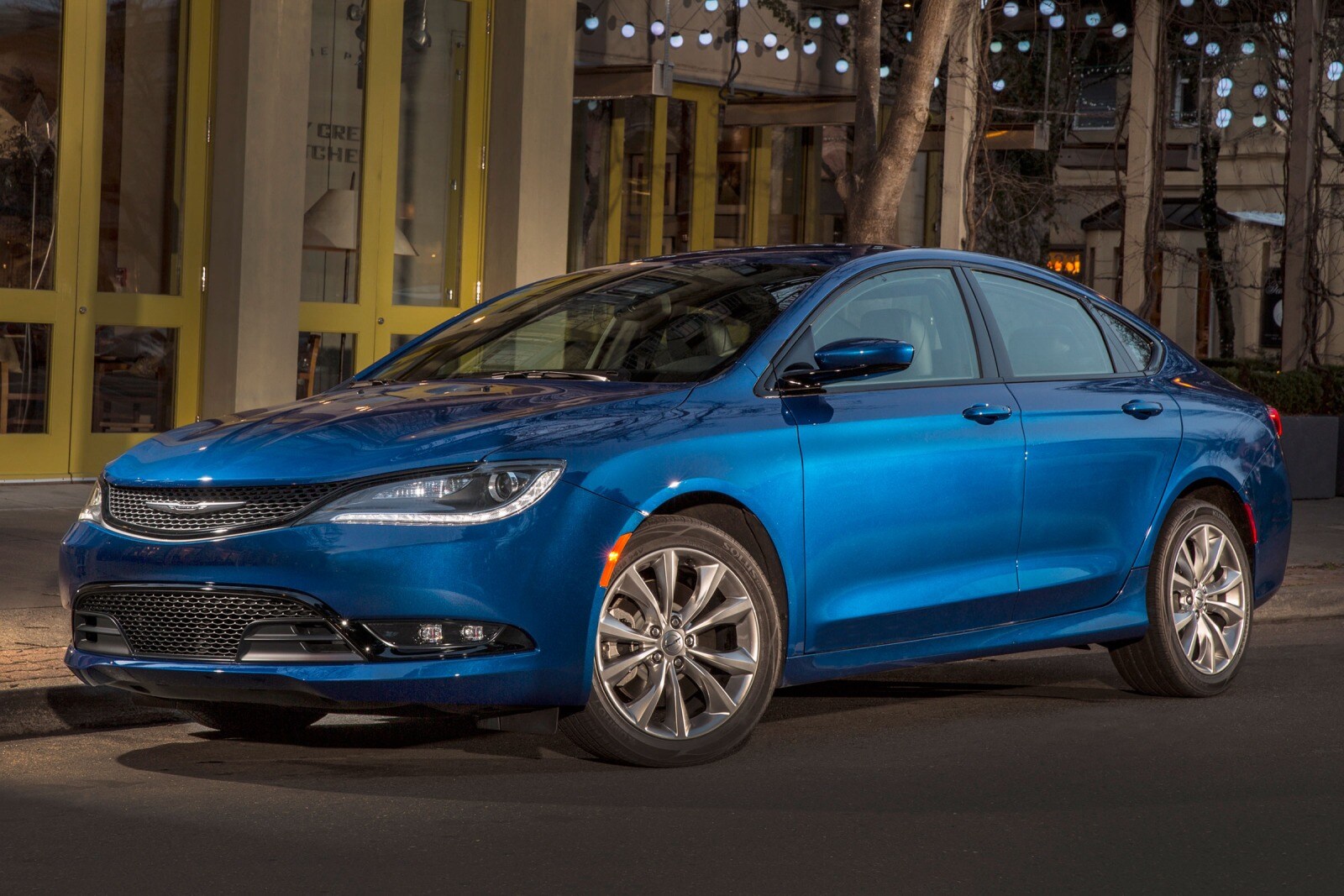 should i buy a chrysler 200