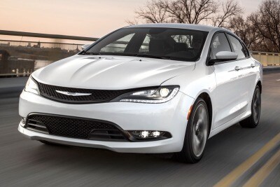 Used 2017 Chrysler 200 Pictures 123 Photos Edmunds 2017 Chrysler 200 S Sedan Exterior