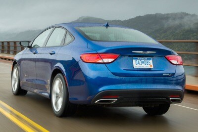 Used 2017 Chrysler 200 Touring Sedan Review Ratings Edmunds 2017 Chrysler 200 S Sedan Exterior