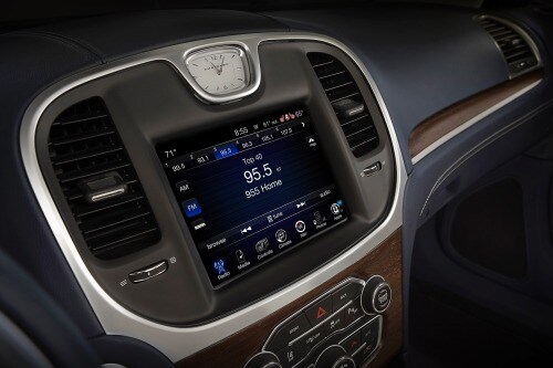 2016 Chrysler 300 C Platinum Sedan Center Console