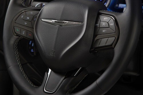2016 Chrysler 300 S Sedan Steering Wheel Detail