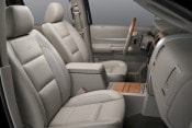 2007 Chrysler Aspen Limited 4dr SUV Interior