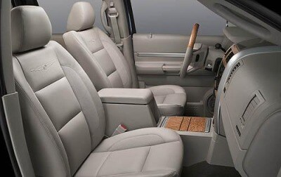 2008 Chrysler Aspen Suv Review Edmunds 2008 Chrysler Aspen Limited Interior