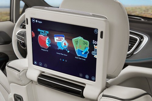 2017 Chrysler Pacifica Hybrid Platinum Passenger Minivan Interior Detail