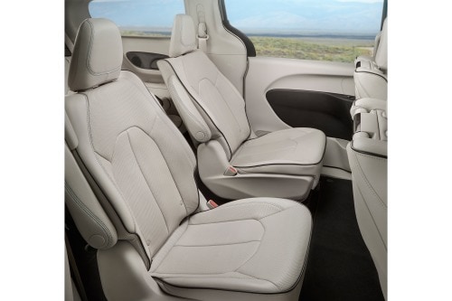 2017 Chrysler Pacifica Hybrid Platinum Passenger Minivan Rear Interior
