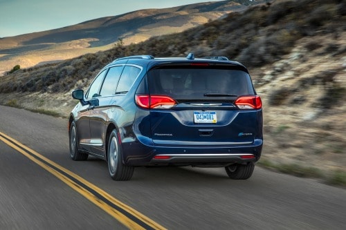 2017 Chrysler Pacifica Hybrid Platinum Passenger Minivan Exterior Shown