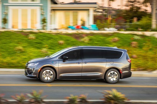 2017 Chrysler Pacifica Hybrid Platinum Passenger Minivan Profile Shown