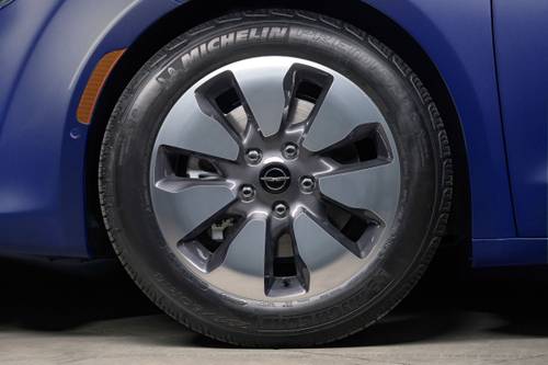 Chrysler Pacifica Hybrid Touring Plus Passenger Minivan Wheel