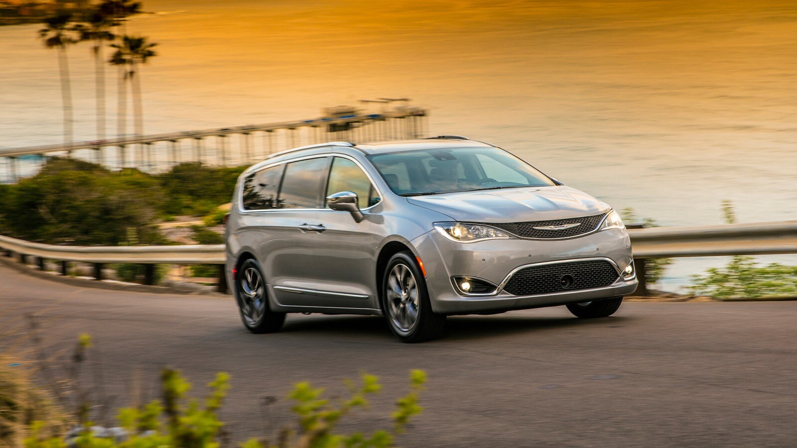 2017 Chrysler Pacifica Review 2017 Chrysler Pacifica Review